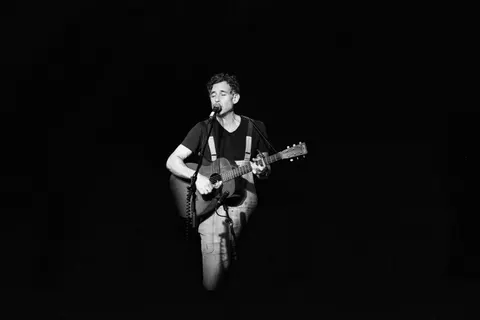 Affiche Joshua Radin en concert au Hasard Ludique